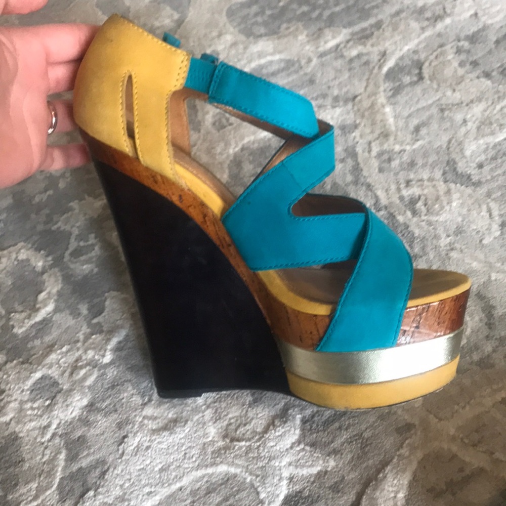 Colorblock suede wedge